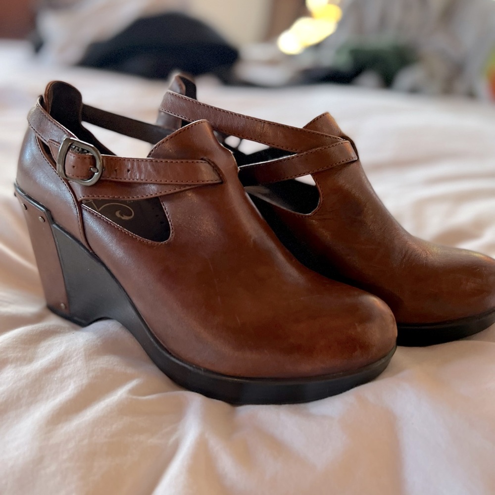 Dansko Wedge Heel Mary Janes Chestnut Size 39